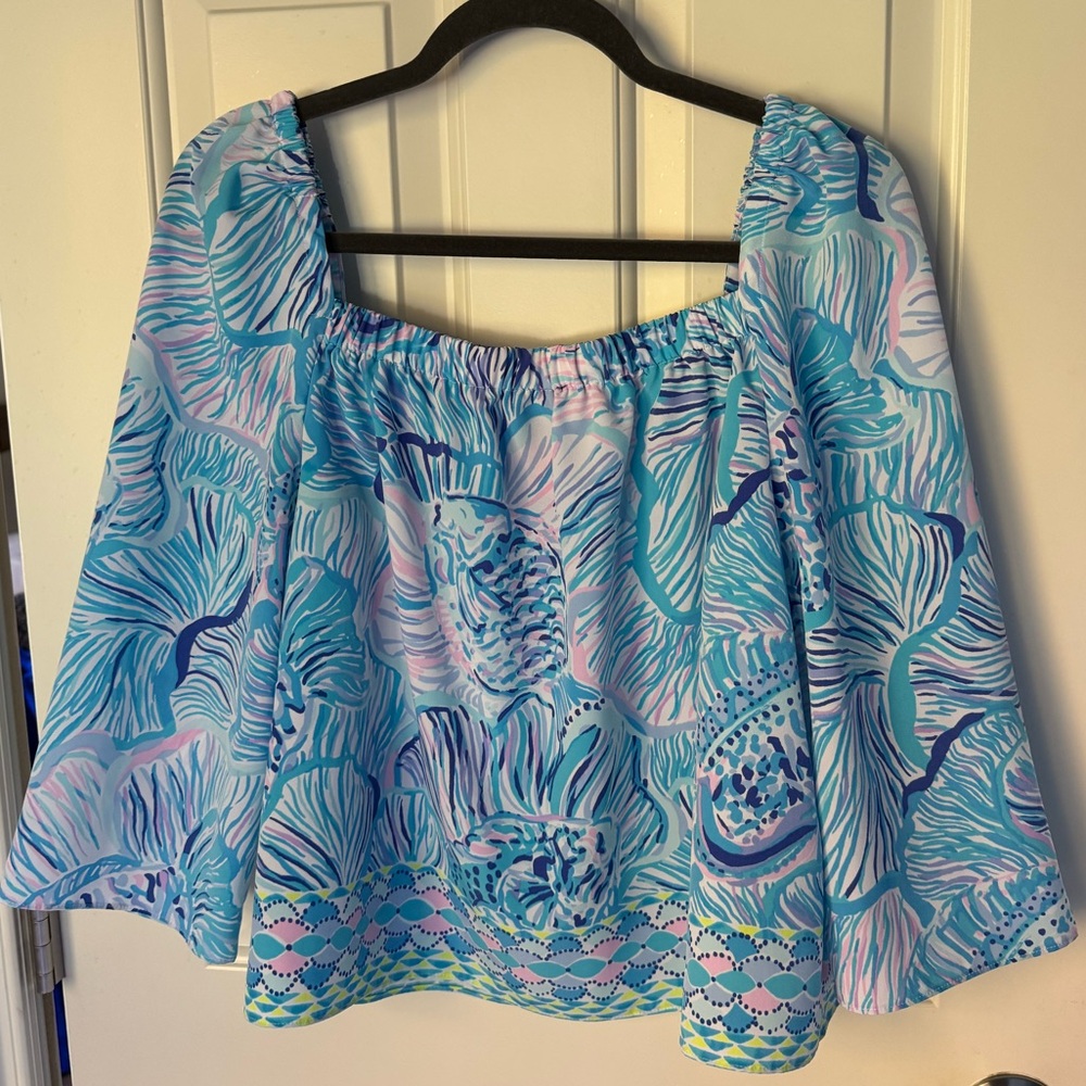 Lilly Pulitzer top / size M